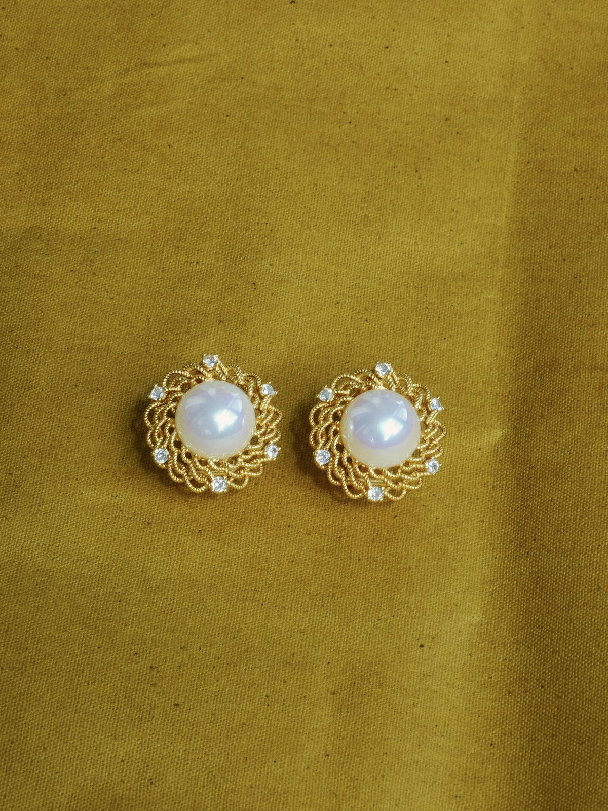 Vintage Filigree Pearl Earrings [BWIW3OG5]