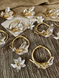 Vintage Floral Relief Bangle Bracelet [1AOZWU3Y]
