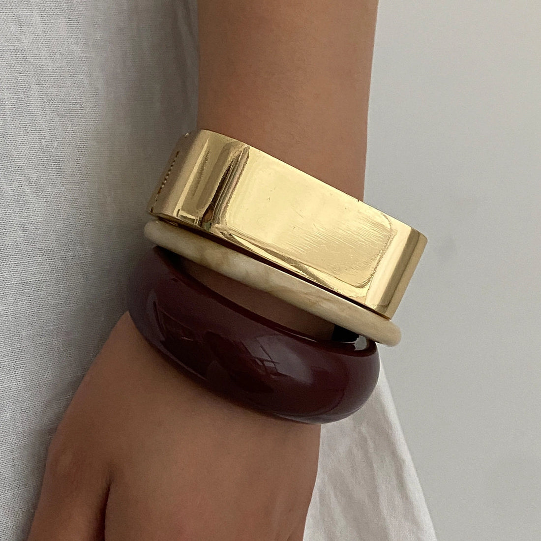 Vintage Glossy Square Bangle [GW1A9RTS]