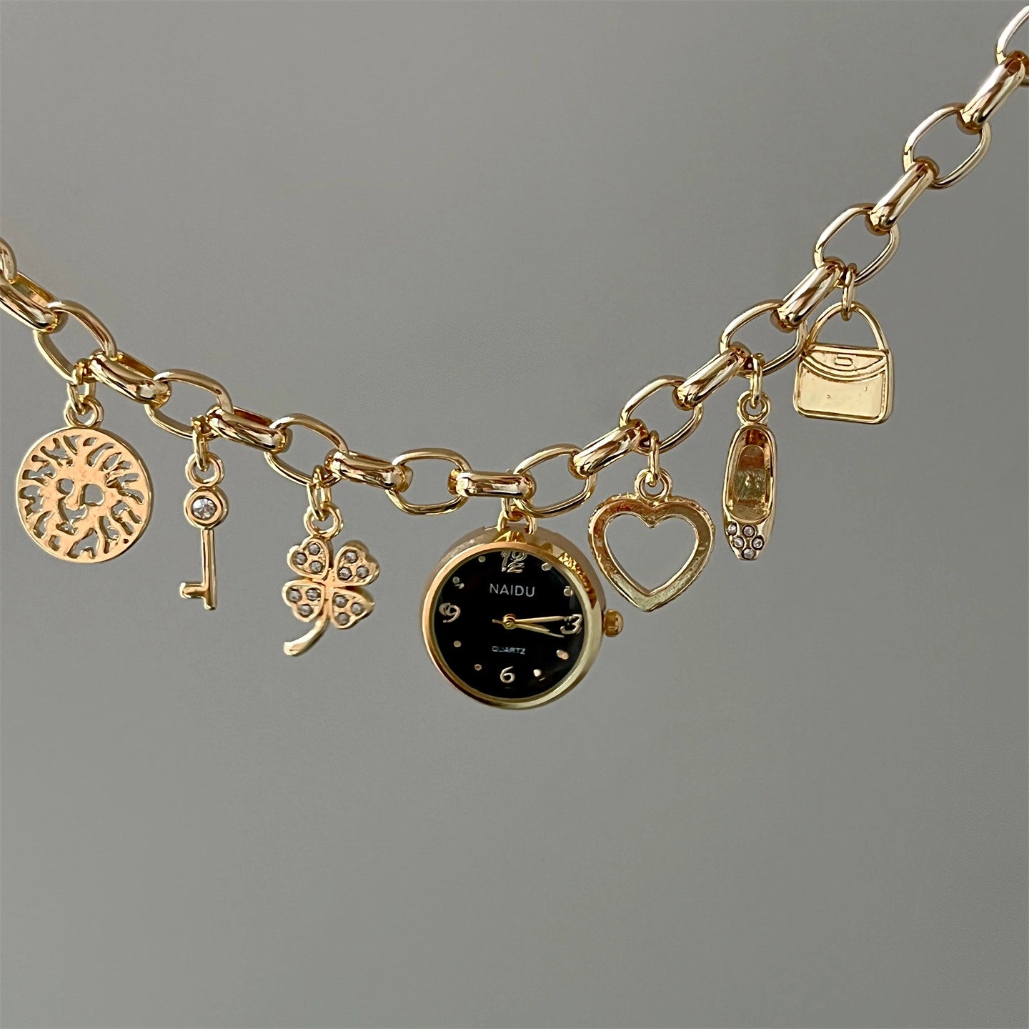 Vintage Heart Pendant Bracelet Watch [XR2TL8CQ]