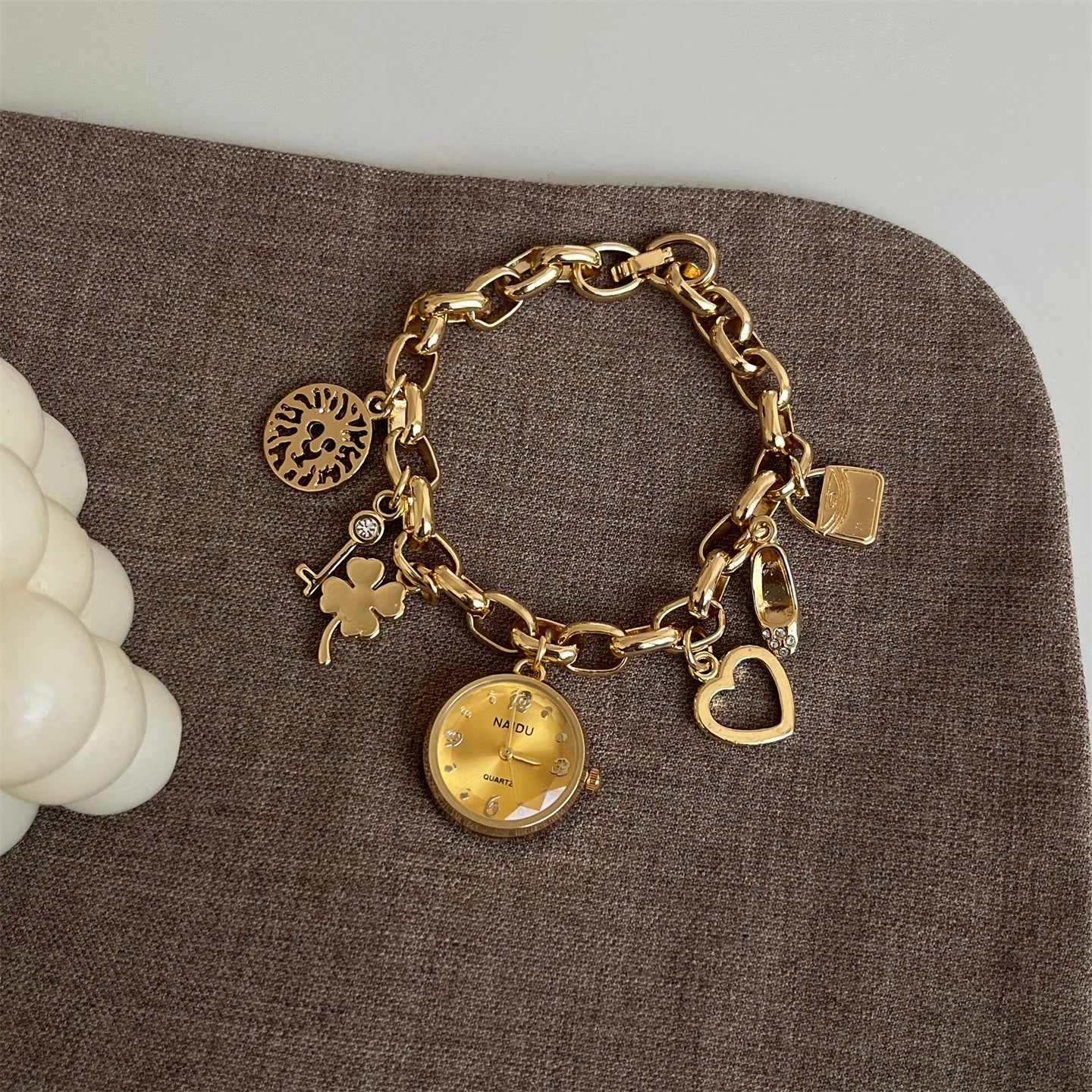 Vintage Heart Pendant Bracelet Watch [TGNQT550]