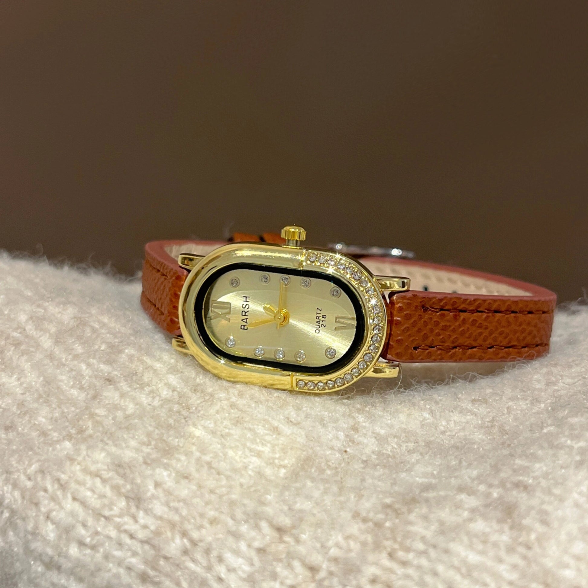 Vintage Oval Dial Leather Watch [TN17YB1K]