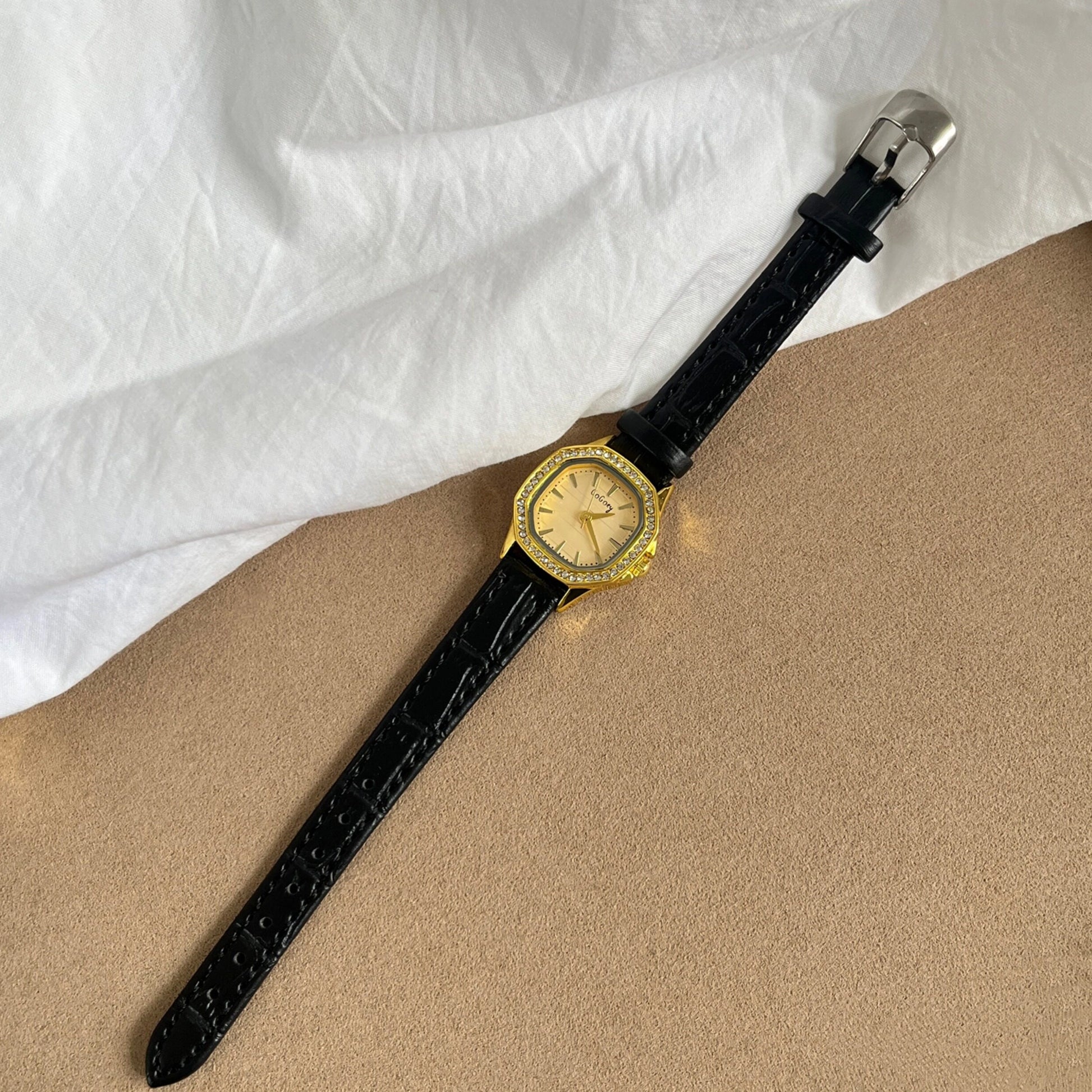 Vintage Polygonal Small Dial Watch [V7WXRRUA]