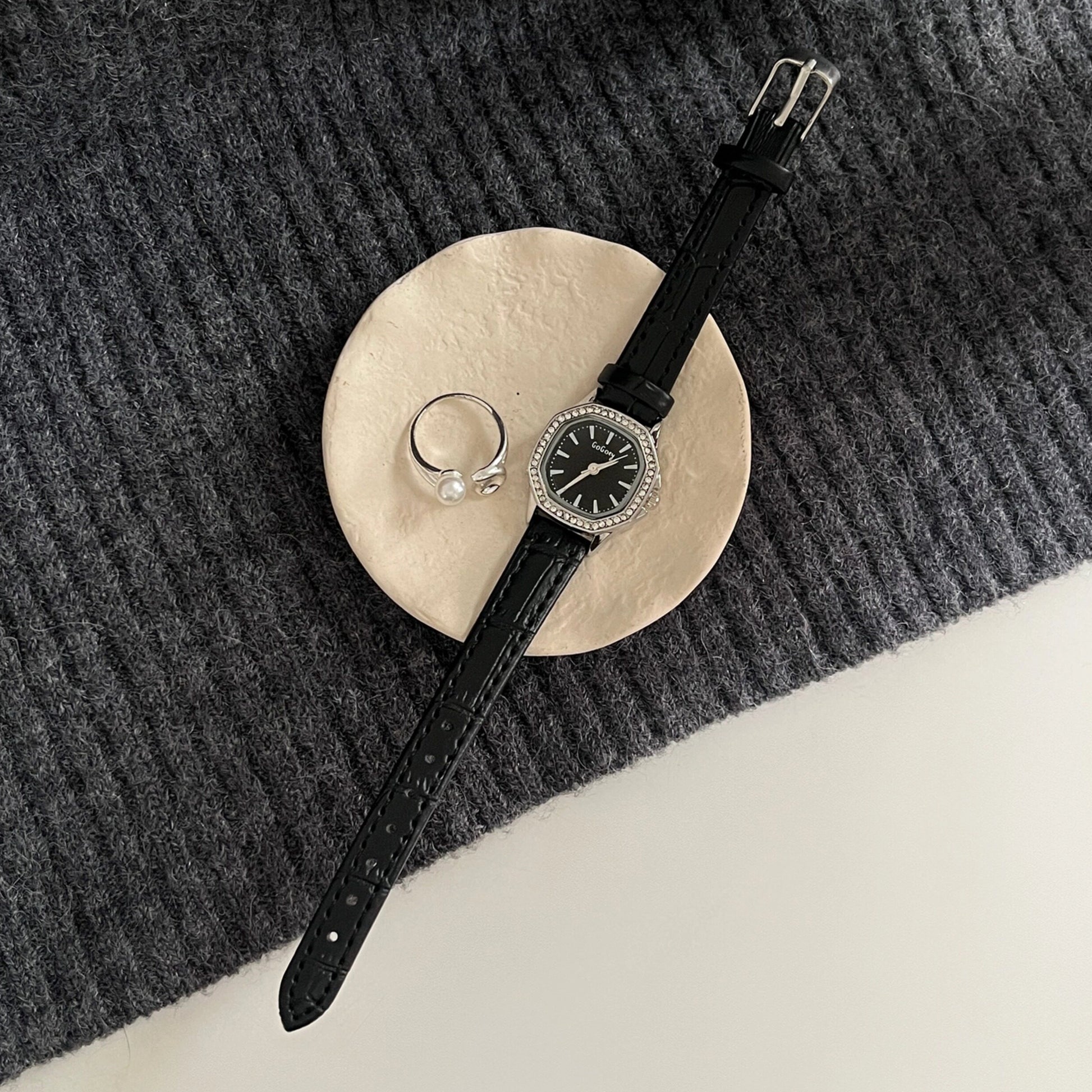 Vintage Polygonal Small Dial Watch [00RG7YXO]