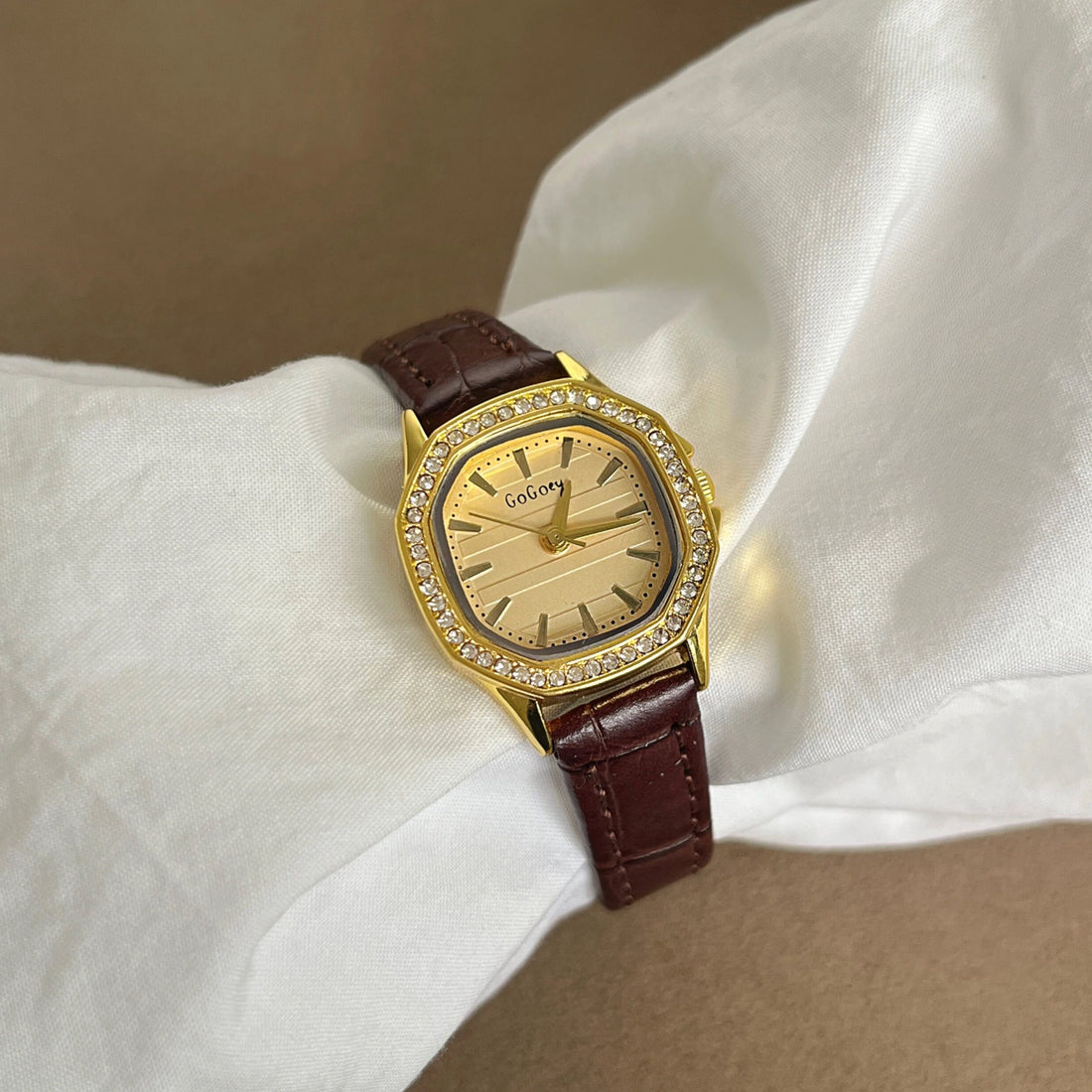 Vintage Polygonal Small Dial Watch [1YAD0GD7]
