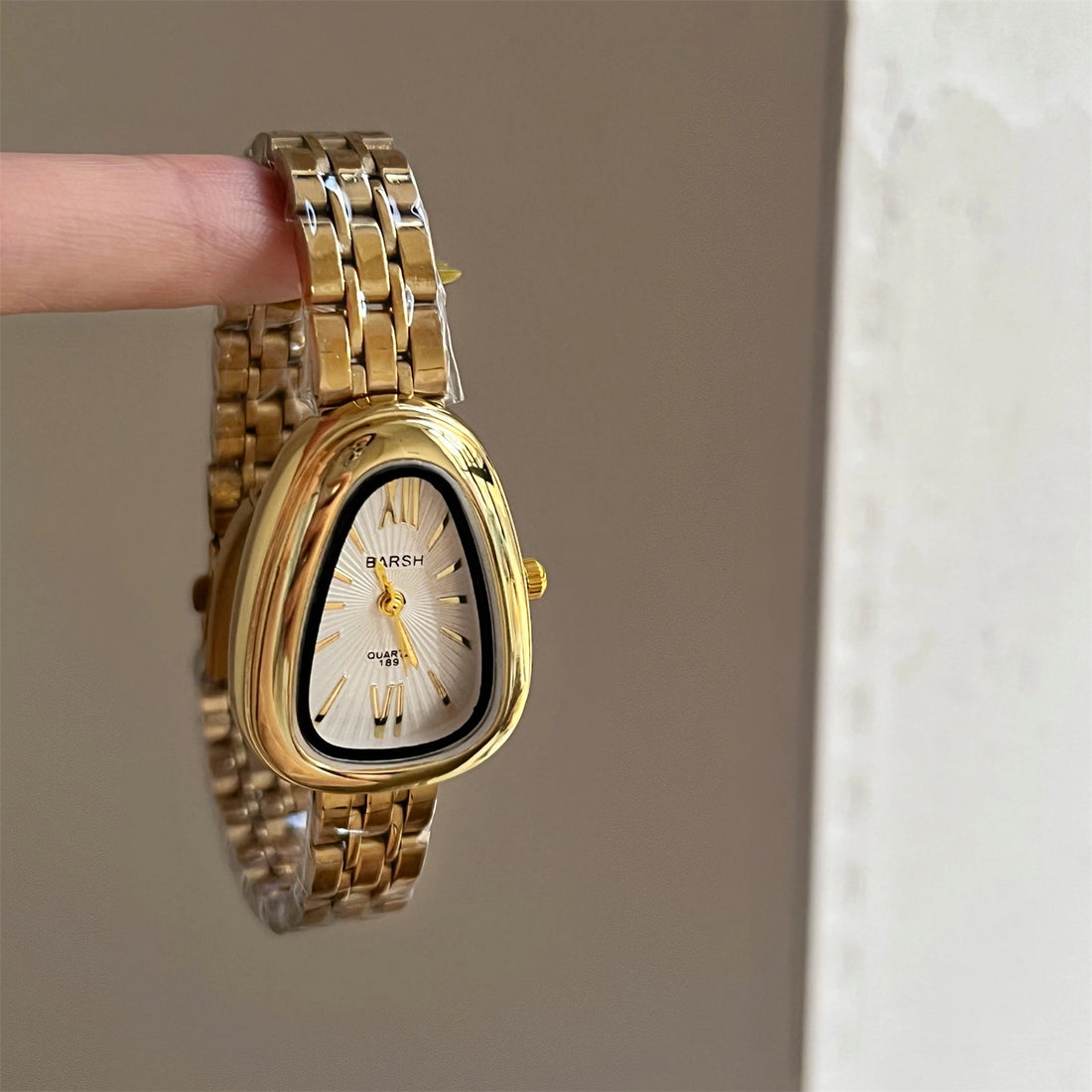Vintage Snake Head Bracelet Watch [F5CLNX5U]