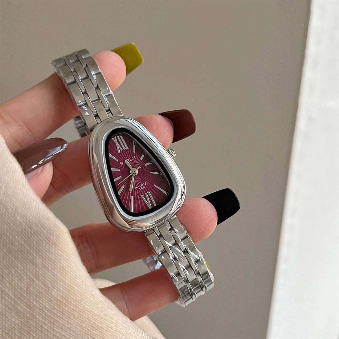 Vintage Snake Head Bracelet Watch [F5CLNX5U]