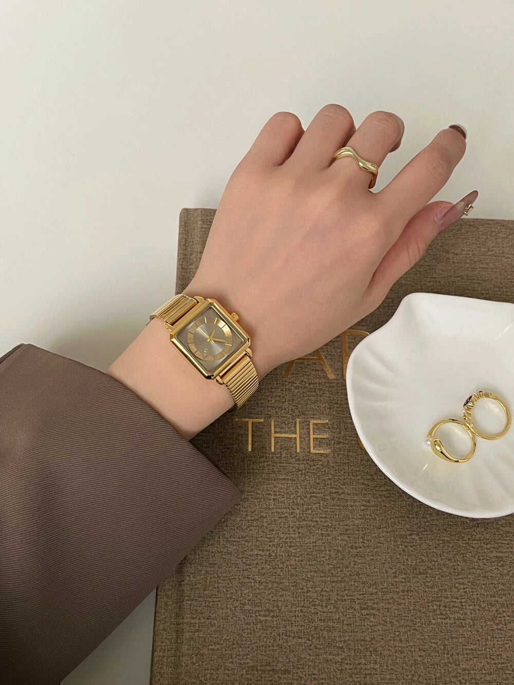 Vintage Square Bracelet Watch [2X14CRU1]