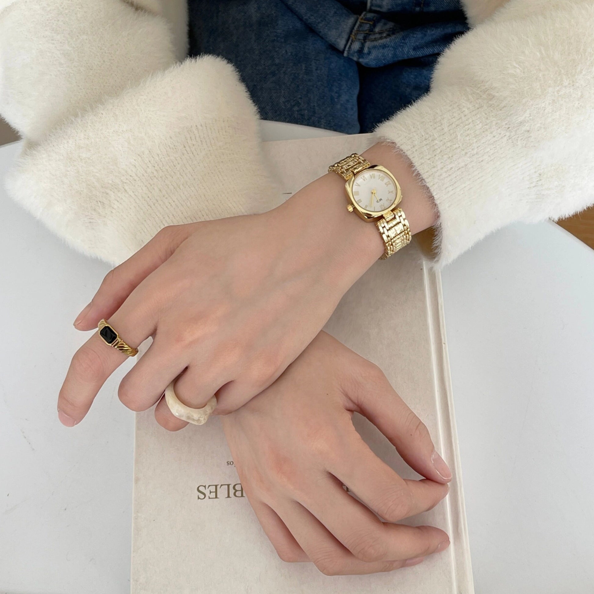 Vintage Square Dial Bracelet Watch [O9EX290M]