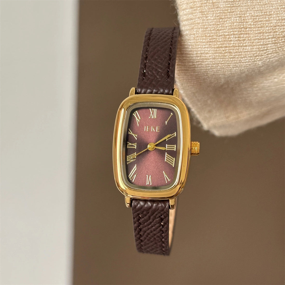 Vintage Square Dial Leather Watch [NP2M2JU4]