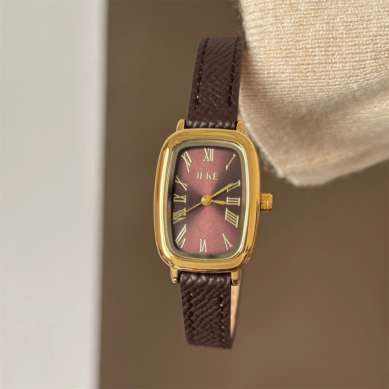 Vintage Square Dial Leather Watch [NP2M2JU4]