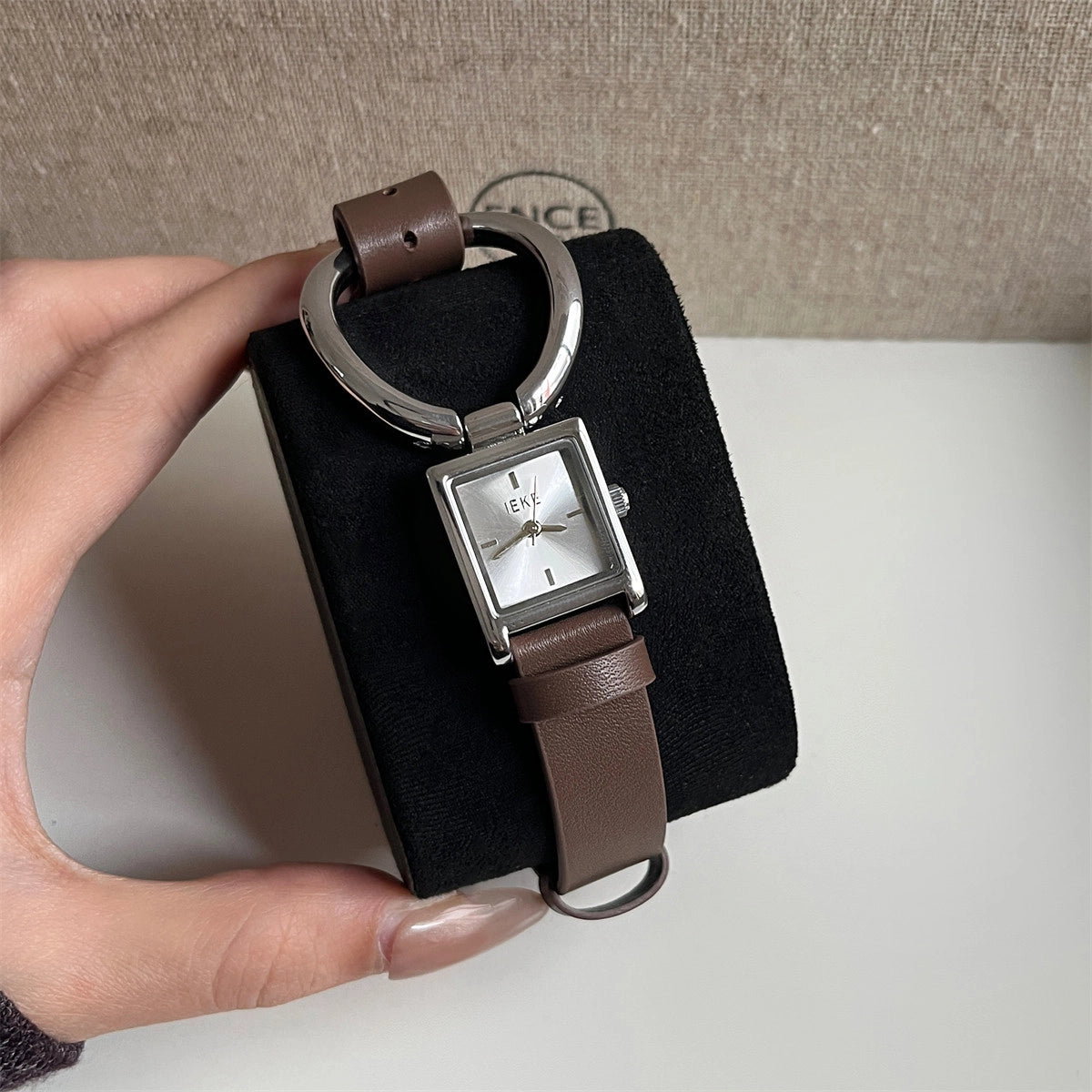Vintage Square Dial Mesh Watch [2L617COV]