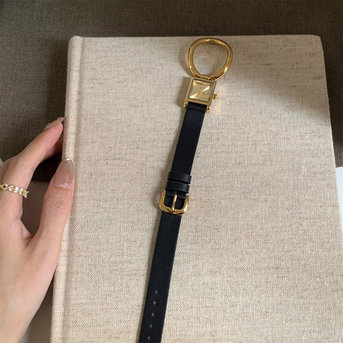 Vintage Square Dial Mesh Watch [WIXZYCT0]