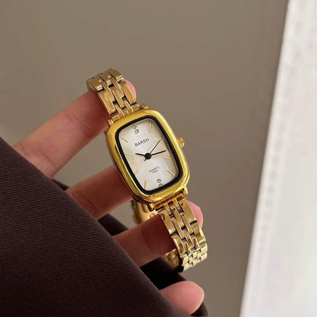Vintage Square Gold Watch [ELNA7LRL]