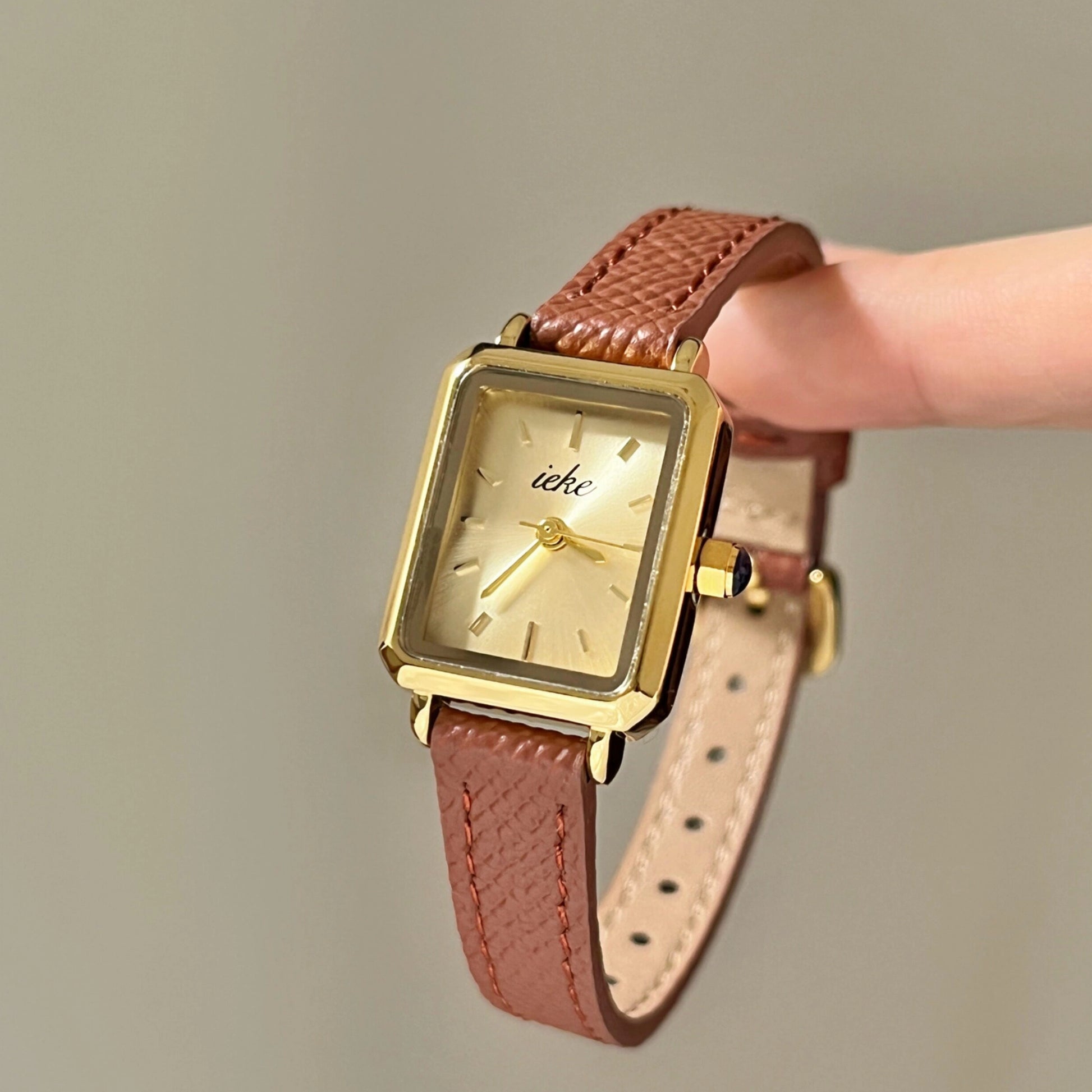 Vintage Square Leather Strap Watch [IRNB4U9O]