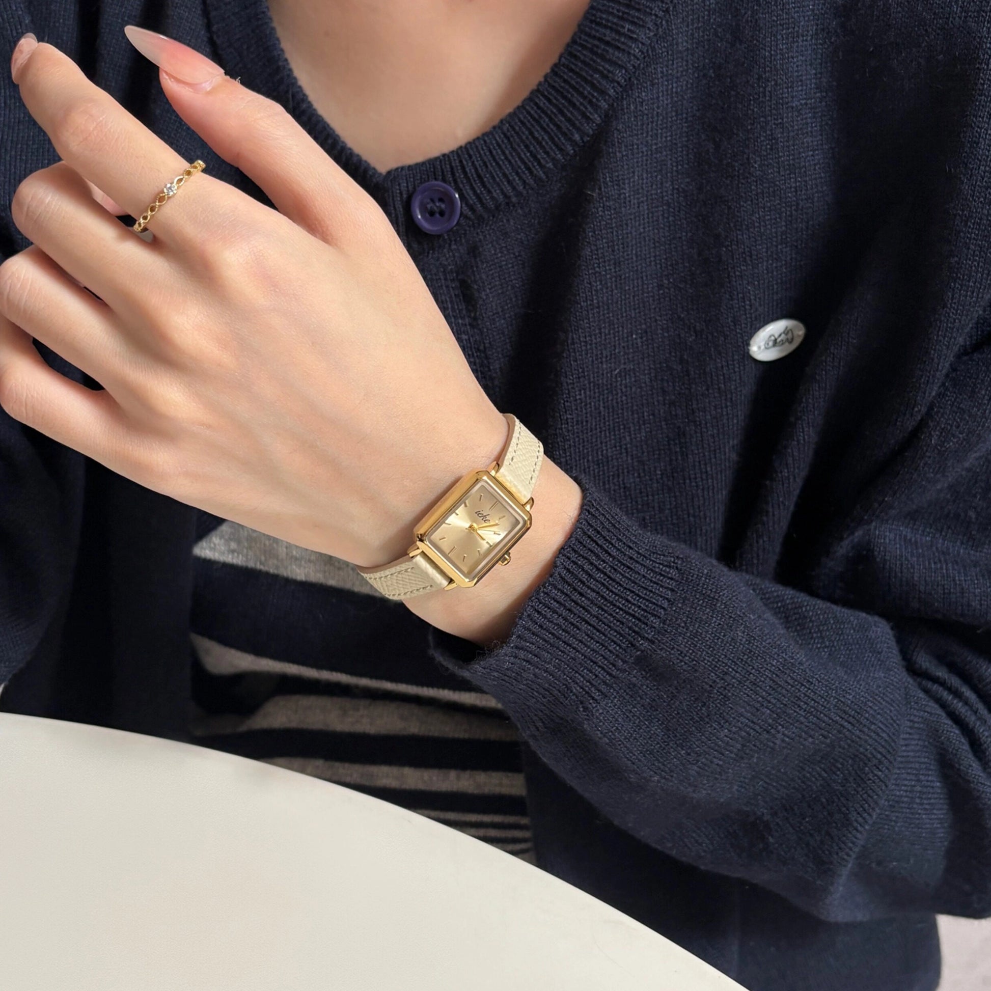 Vintage Square Leather Strap Watch [8O5J15BT]