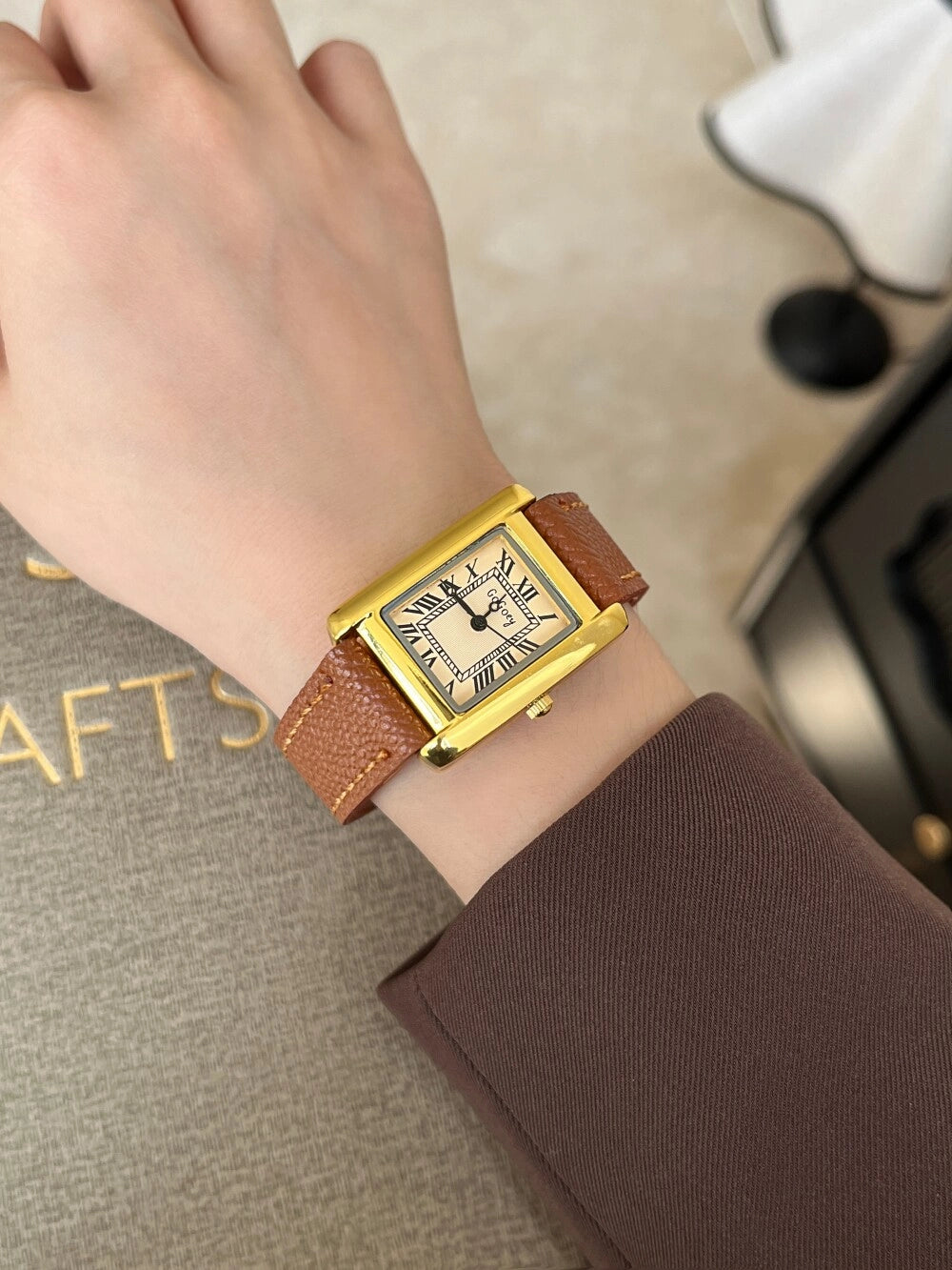 Vintage Square Leather Watch [48RU040Z]