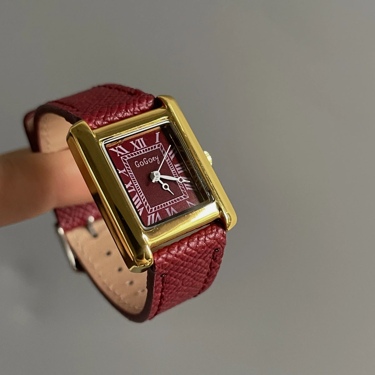 Vintage Square Leather Watch [1VLOM7X6]