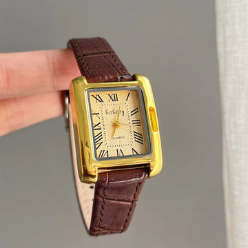 Vintage Square Roman Numeral Watch [LBJXXVLE]