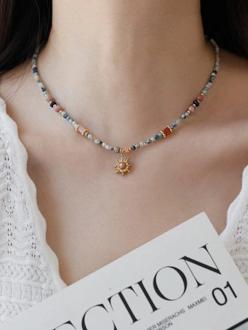 Vintage Sun Pendant Beaded Necklace [KHO0C5R5]