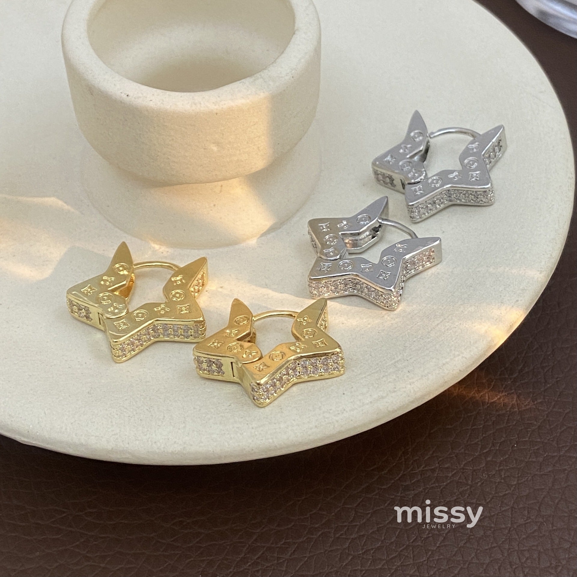 Vivi Star Huggie Earrings [NPC8ASD0]