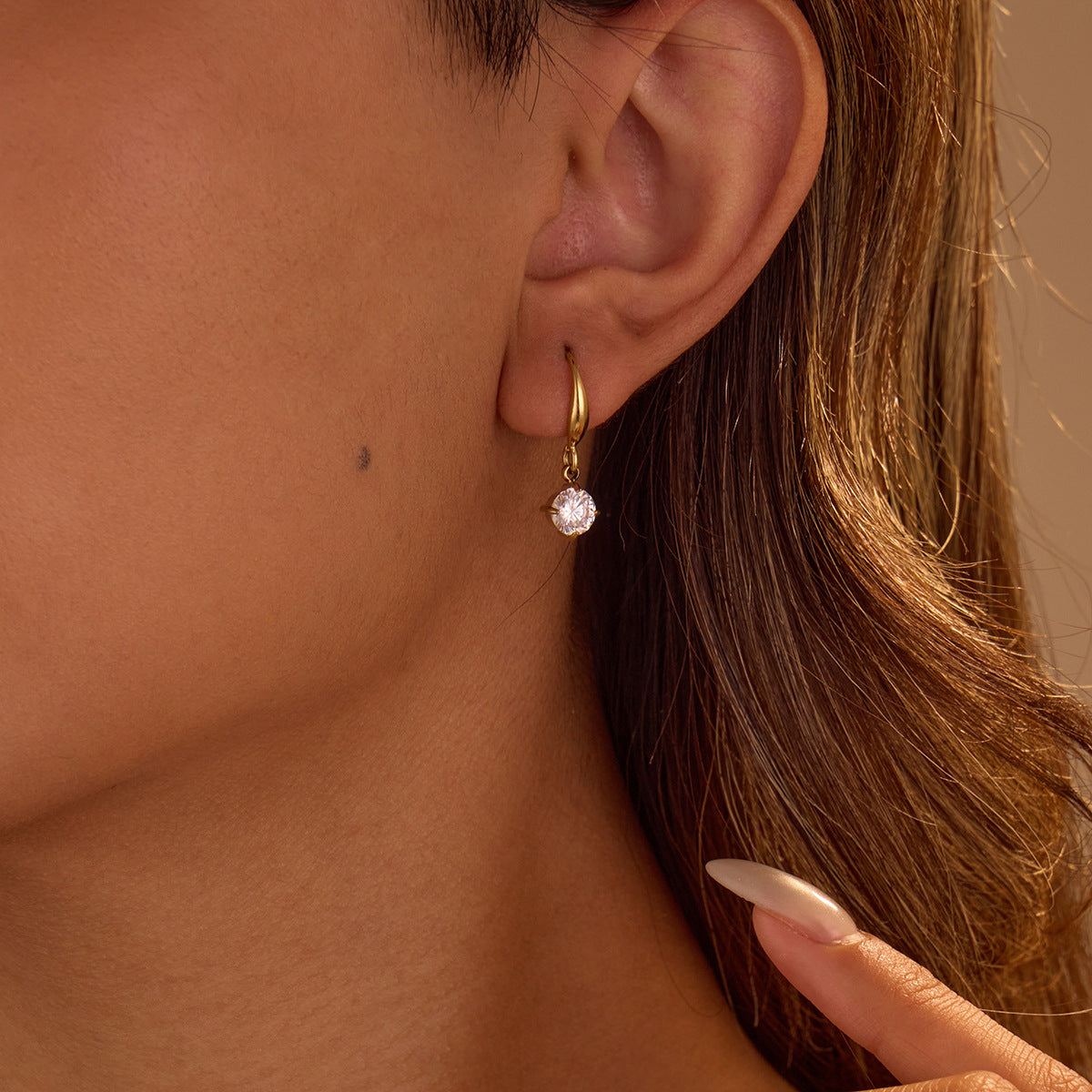 Viviann Zircon Claw Earrings [UZQS0ZAE]