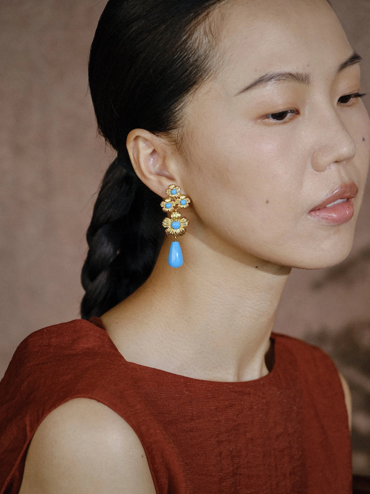 Water Wave Blue Flower Pendant Earrings [5AXAMI1Y]