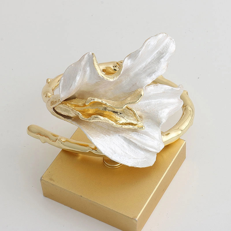 White Enamel Iris Flower Open Bracelet [A0NUS7O2]