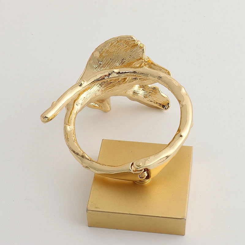 White Enamel Iris Flower Open Bracelet [5PKZATUC]