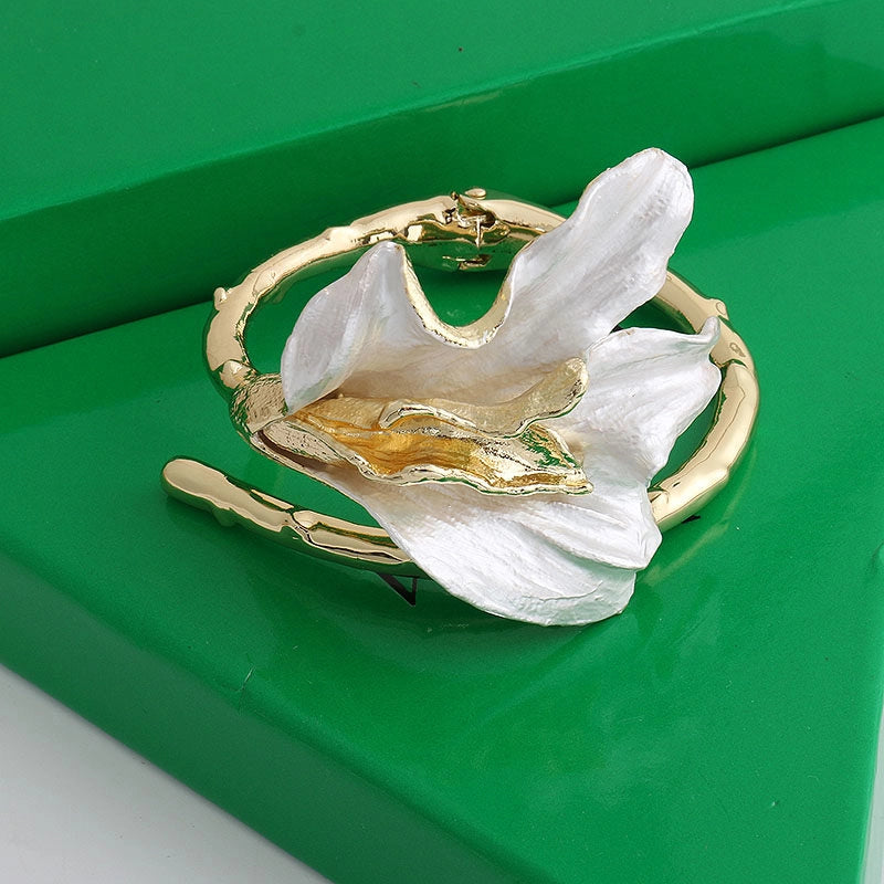 White Enamel Iris Flower Open Bracelet [B6GWF7ZL]