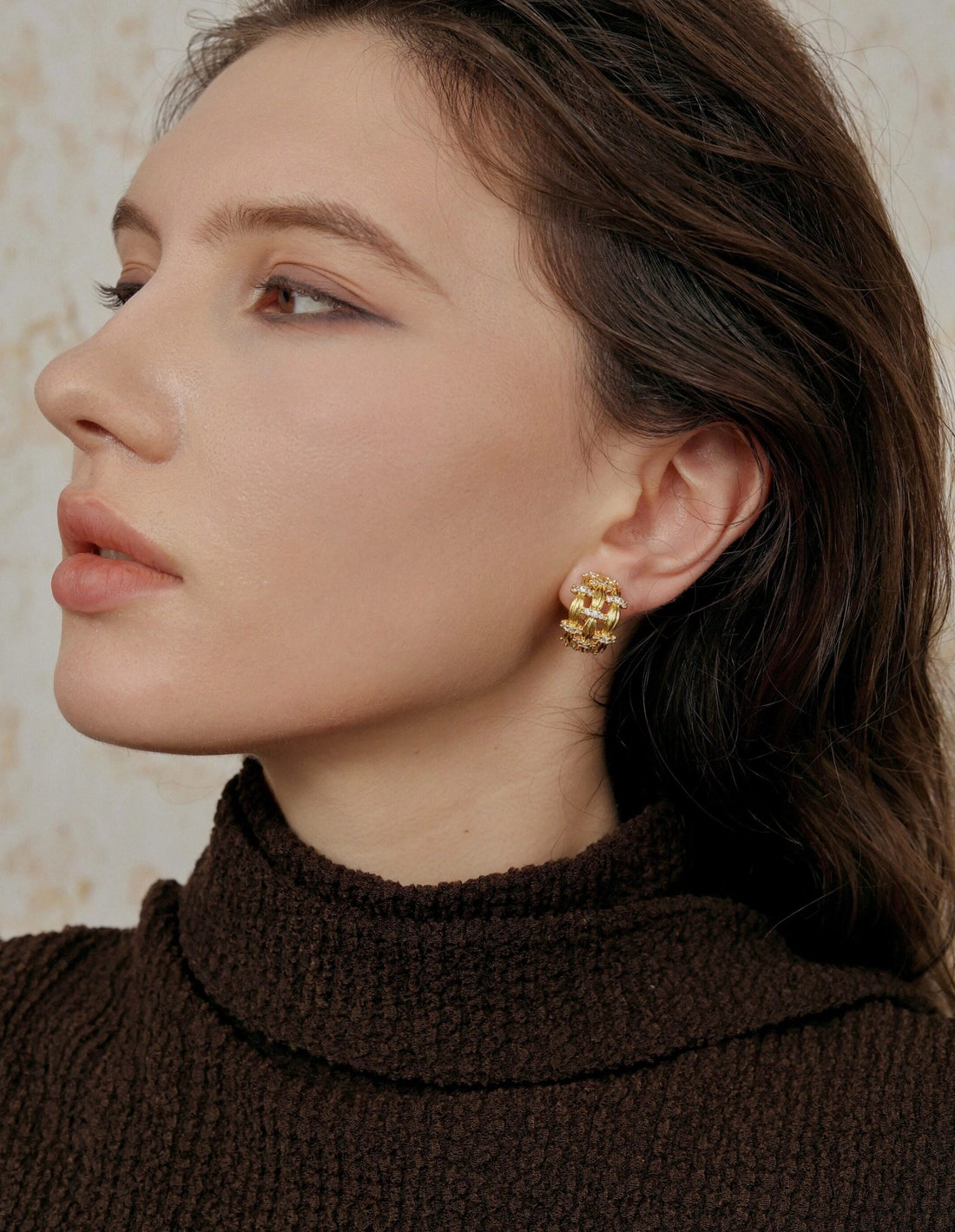 Woven Ribbon C-Ring Hoop Earrings [X0HC9X51]