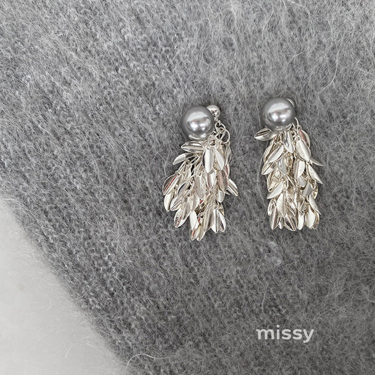 Xitlali Leaf Tassel Stud Earrings [ZF6FG8ZD]