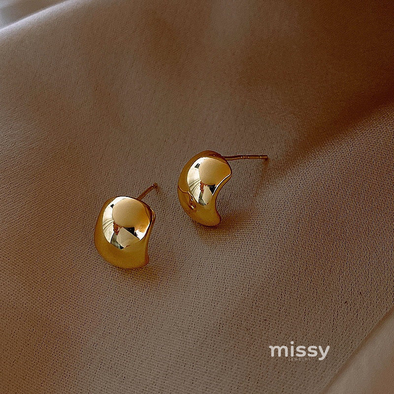 Yuritzi Elegant Golden Hoops [6R3KTQGR]