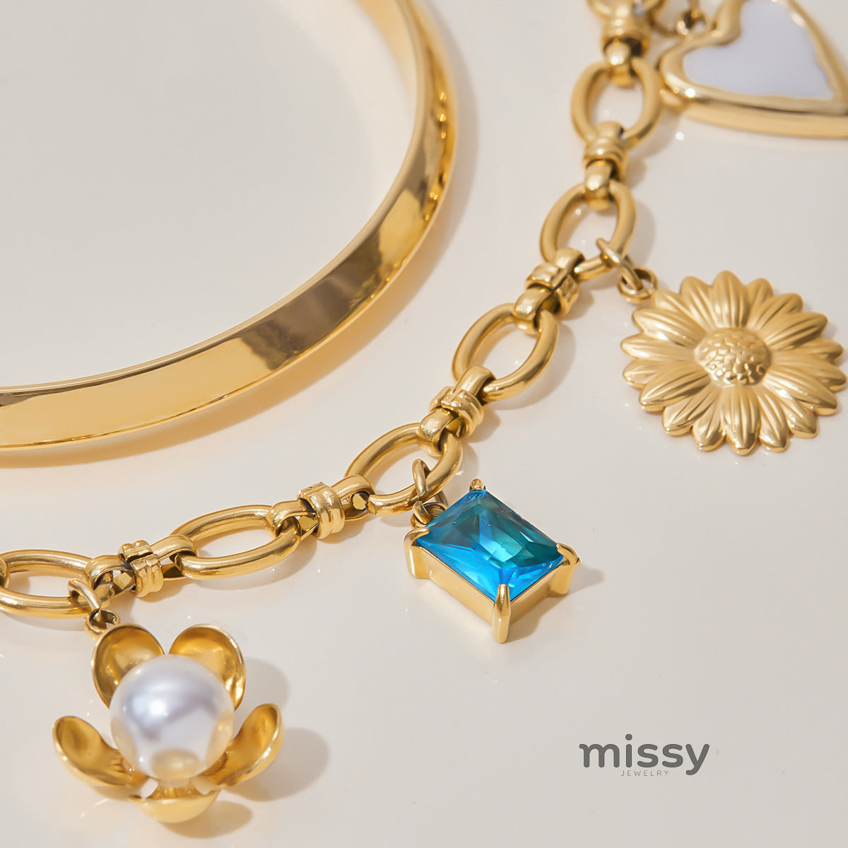 Zariya Shell Bead Flower Bracelet [LDS4OECE]