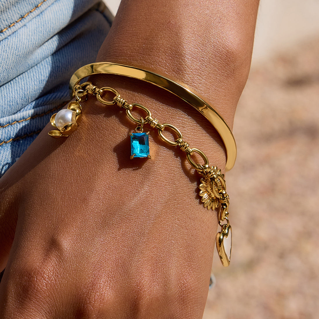 Zariya Shell Bead Flower Bracelet [XH51DMF4]