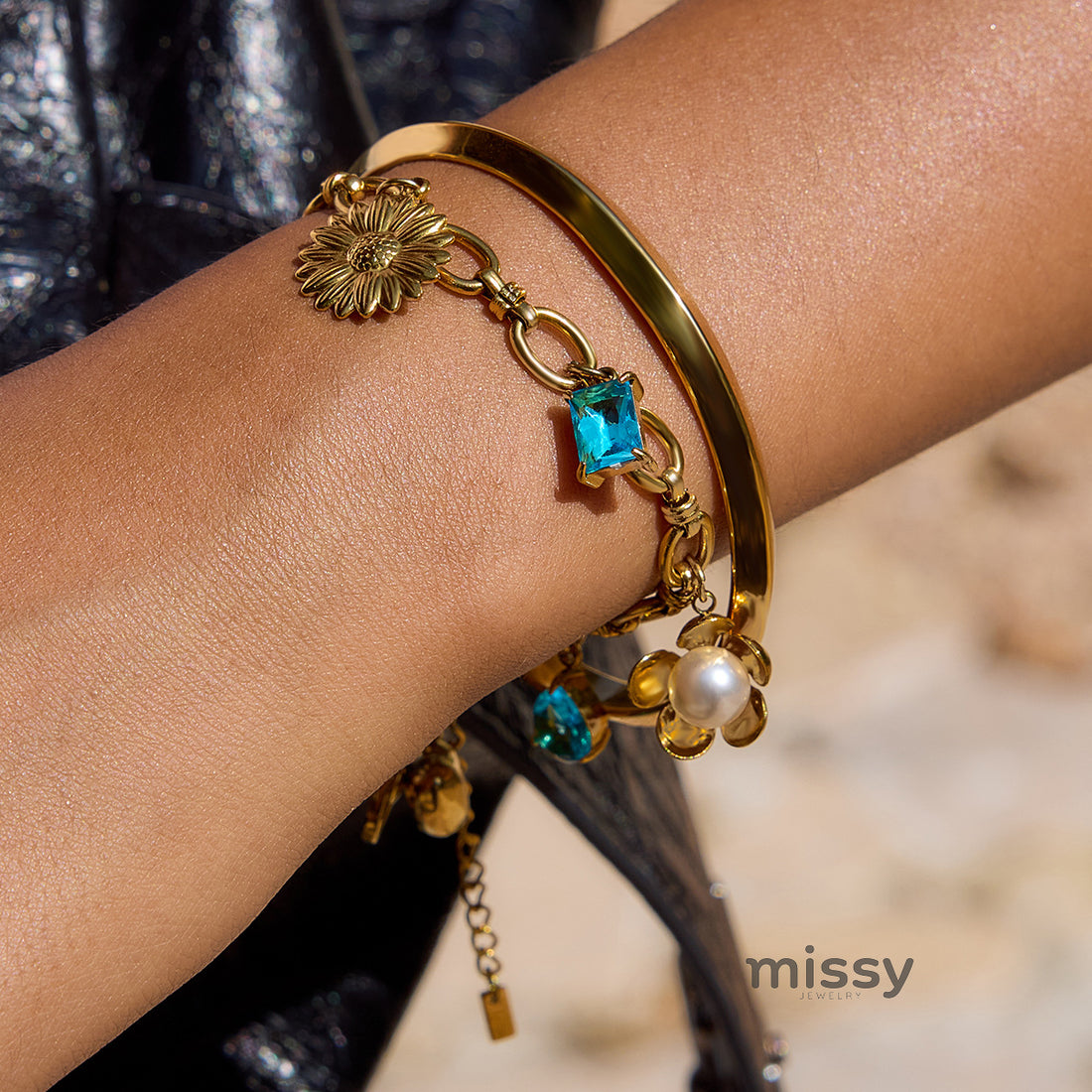 Zariya Shell Bead Flower Bracelet [XH51DMF4]