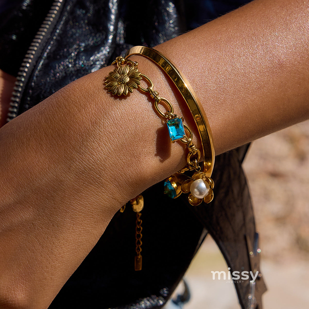 Zariya Shell Bead Flower Bracelet [L4Y82ISS]
