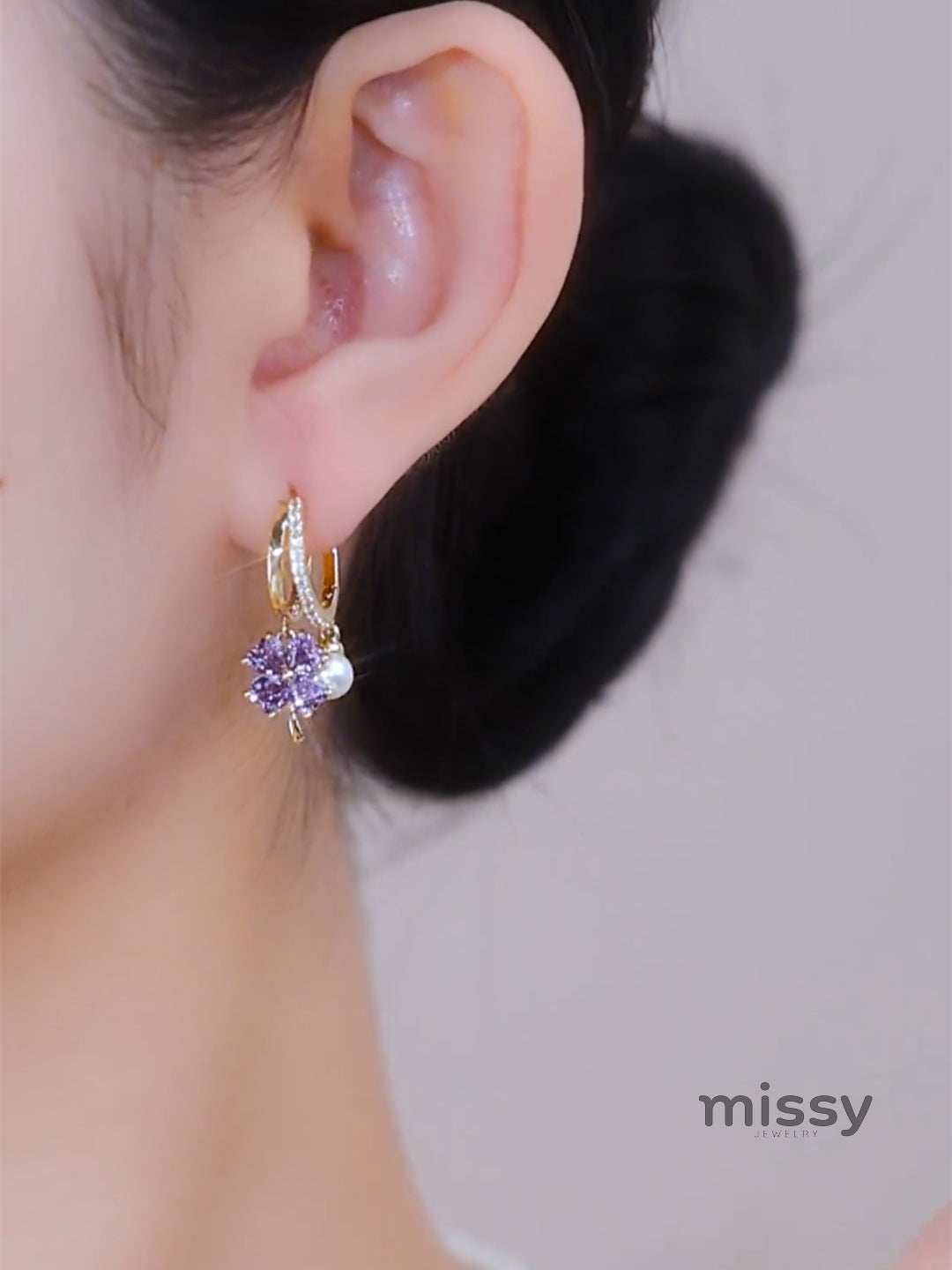 Zelda Purple Clover Pearl Earrings