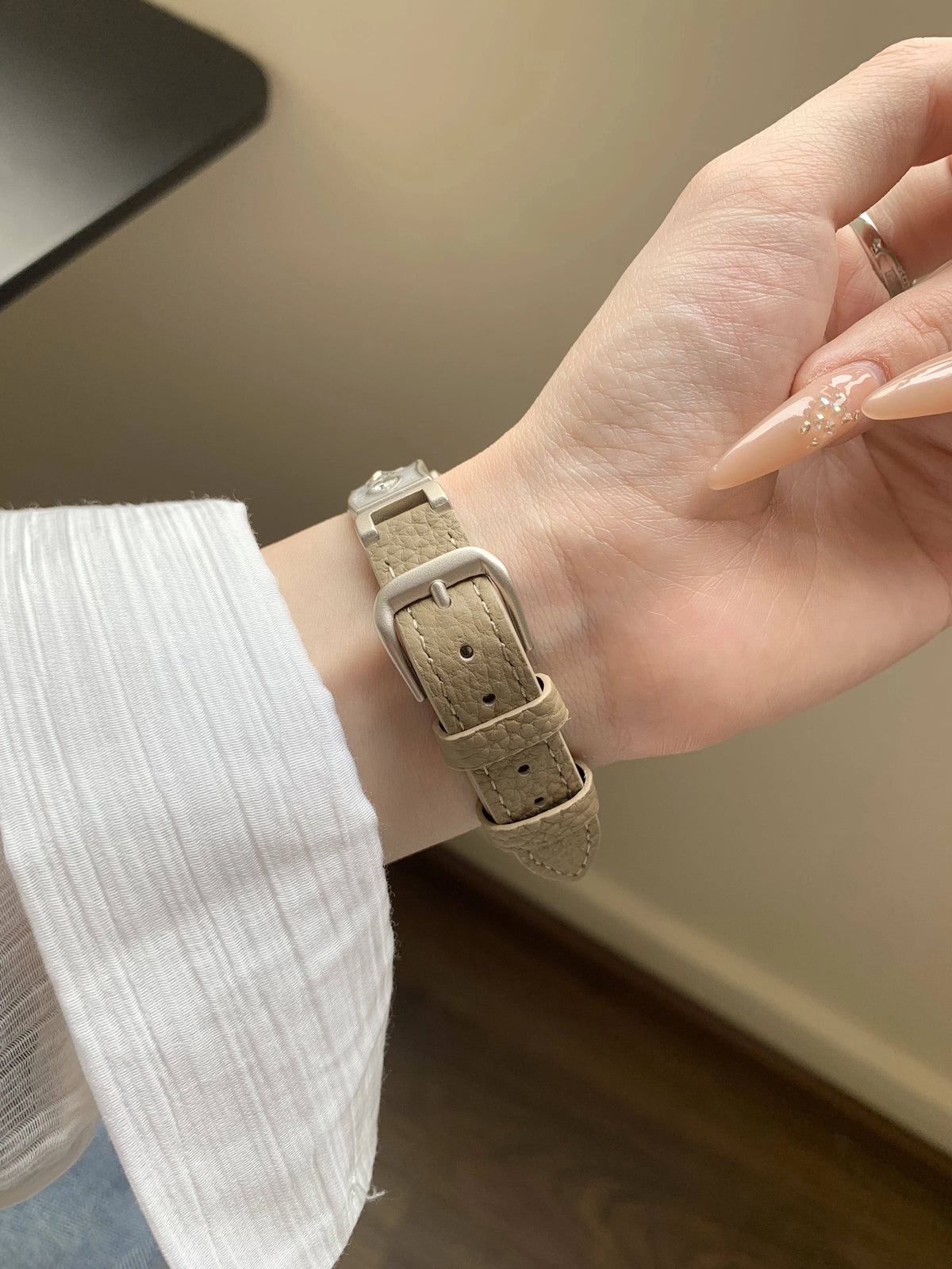 Zircon and Leather Apple Watch Band [REJB8KBP]