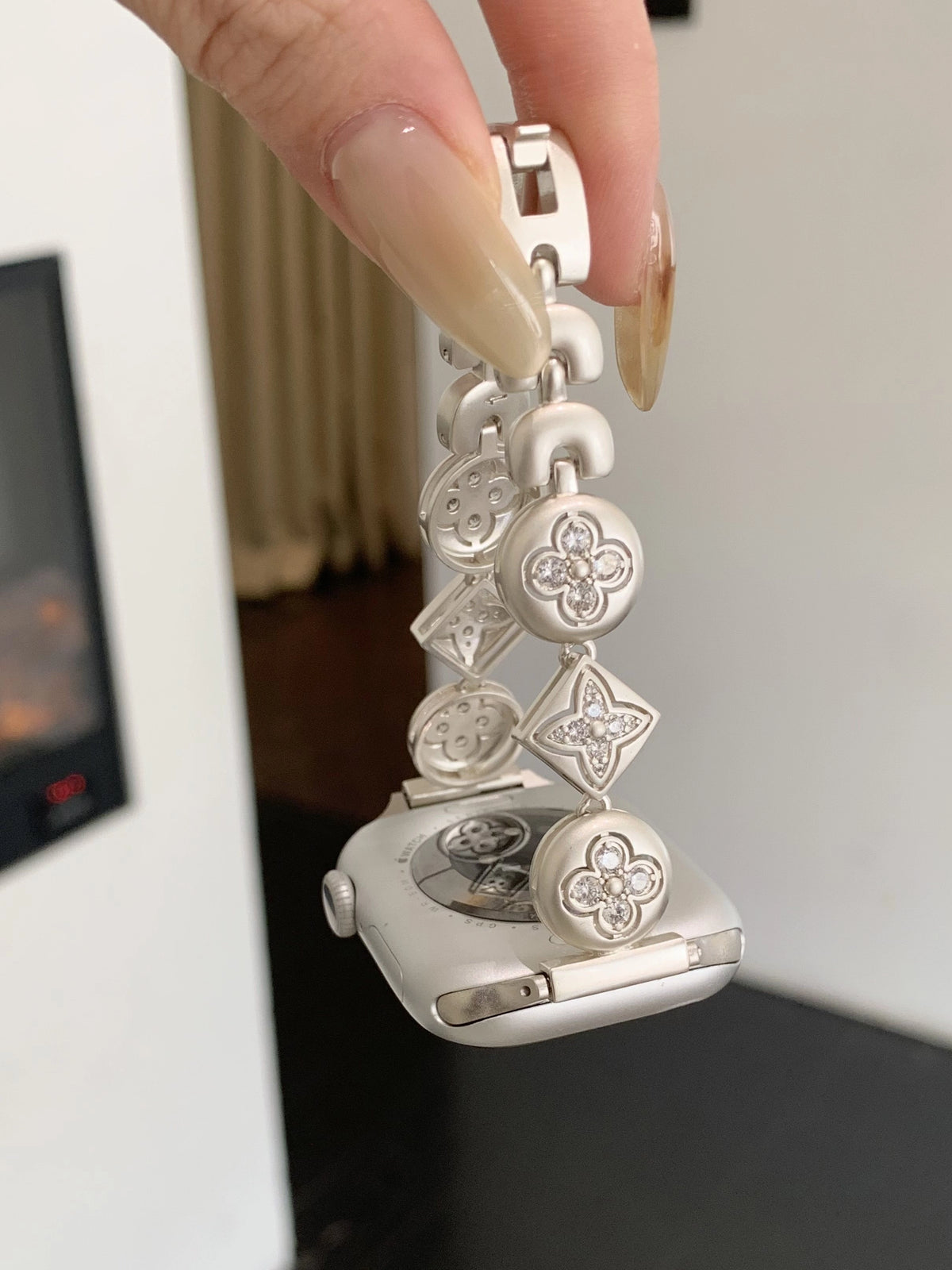 Zircon Embellished Watch Strap [3SQ7DY4Z]