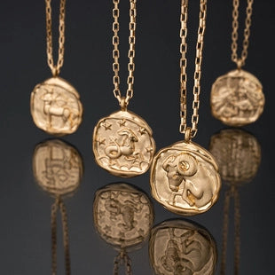 Zodiac Crescent Moon Pendant Necklace [62TKTJ1O]