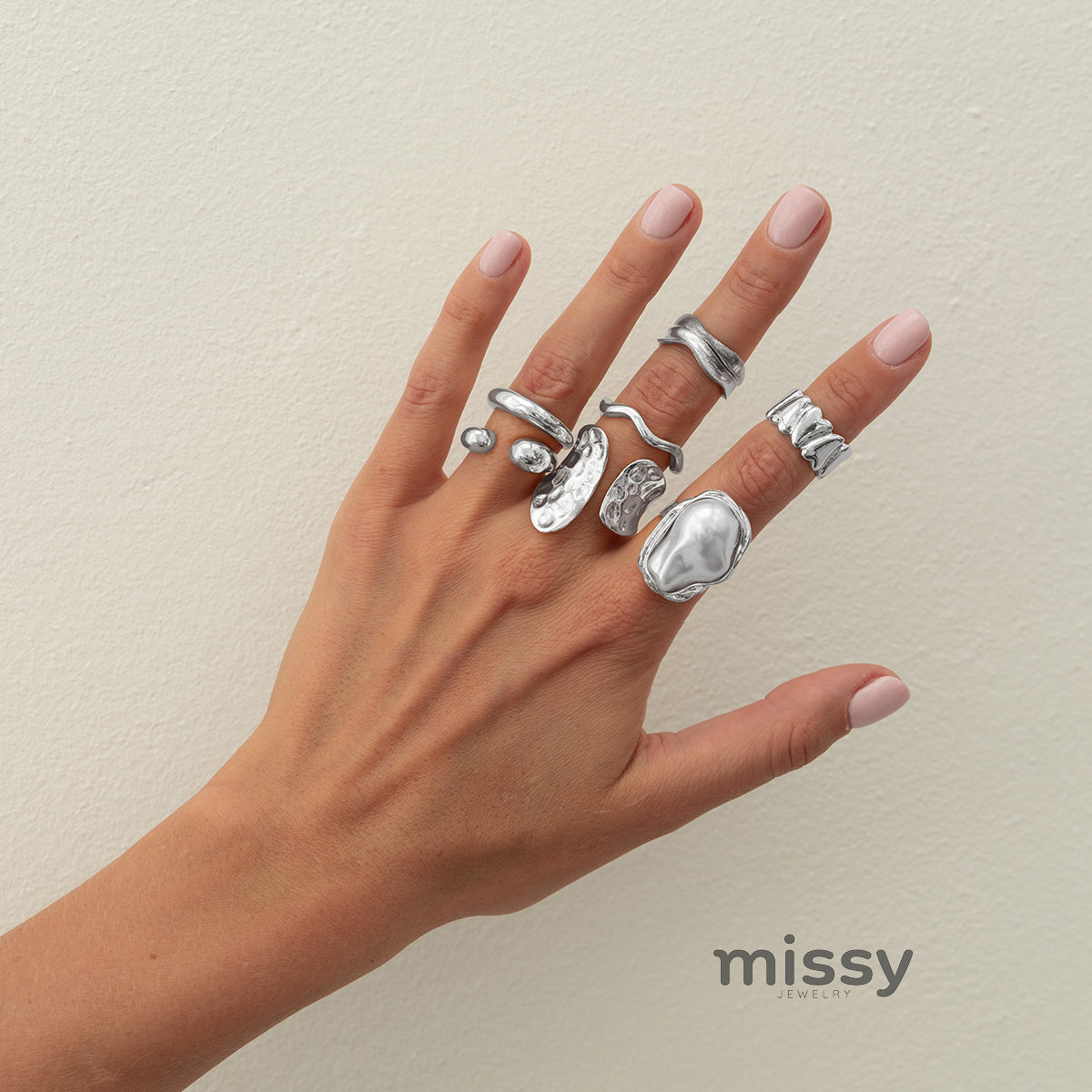 Zyrah Pearl Wave Ring Set